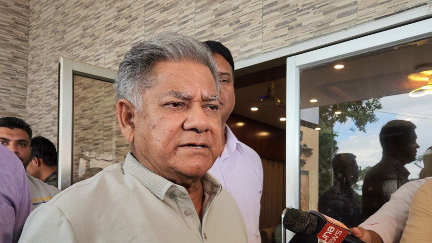 কক্সবাজারে পরিবেশ দূষণকারী হোটেল বন্ধ করে দিতে হবে: নৌ উপদেষ্টা